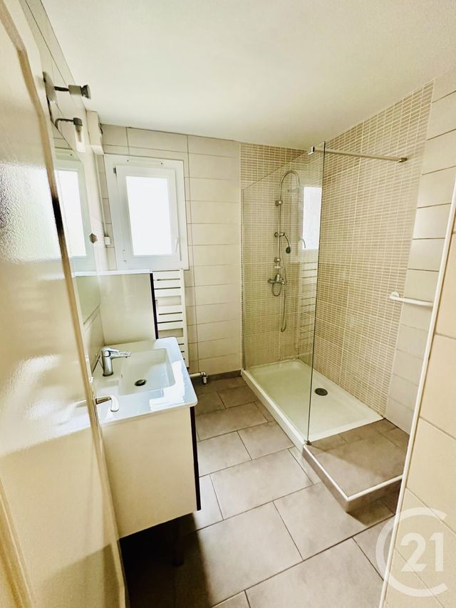 Appartement F4 à vendre - 4 pièces - 75.0 m2 - LE COTEAU - 42 - RHONE-ALPES - Century 21 Cabinet Pillet