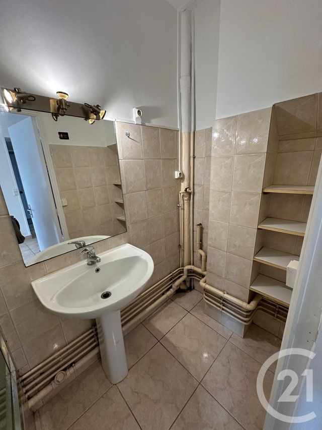 Appartement F2 à vendre - 2 pièces - 40.0 m2 - ROANNE - 42 - RHONE-ALPES - Century 21 Cabinet Pillet