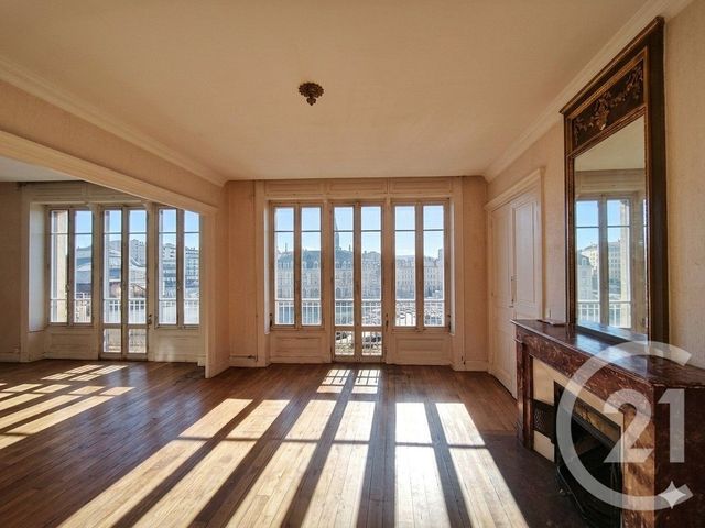 Appartement F4 à vendre - 4 pièces - 110.0 m2 - ROANNE - 42 - RHONE-ALPES - Century 21 Cabinet Pillet