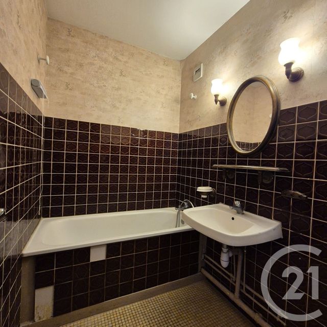 Appartement F3 à vendre - 3 pièces - 60.1 m2 - ROANNE - 42 - RHONE-ALPES - Century 21 Cabinet Pillet