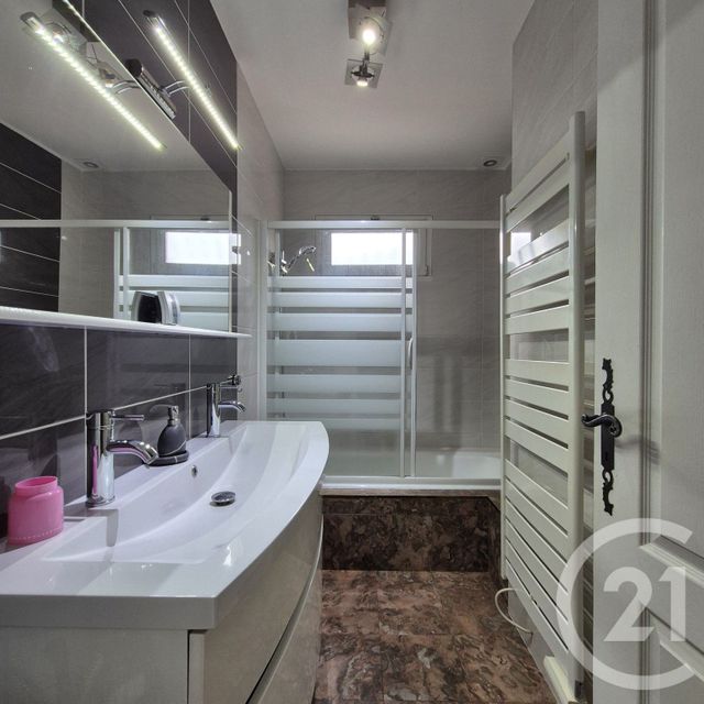 maison à vendre - 5 pièces - 97.99 m2 - ST JEAN ST MAURICE SUR LOIRE - 42 - RHONE-ALPES - Century 21 Cabinet Pillet