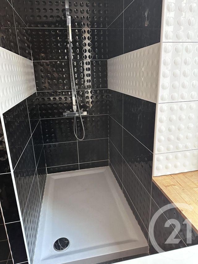 Appartement F3 à vendre - 3 pièces - 65.14 m2 - LE COTEAU - 42 - RHONE-ALPES - Century 21 Cabinet Pillet